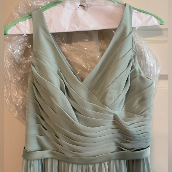 Sage green formal dress - Picture 2 of 12